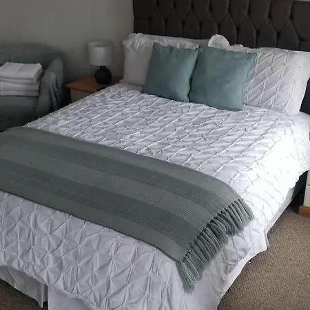 Estuary View Bank House Stunning